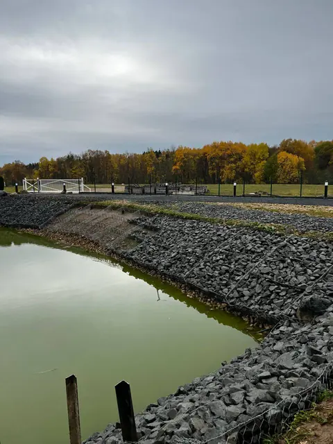 Габионная конструкция — фото 3, работа бригады белорусов